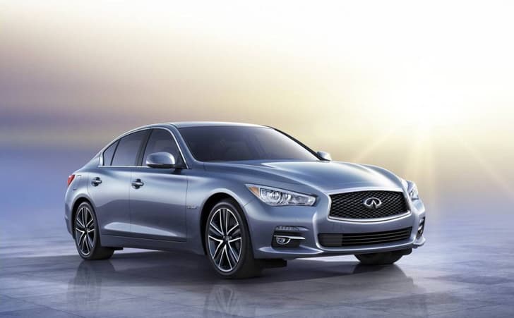 Infiniti Q50 saloon photo gallery